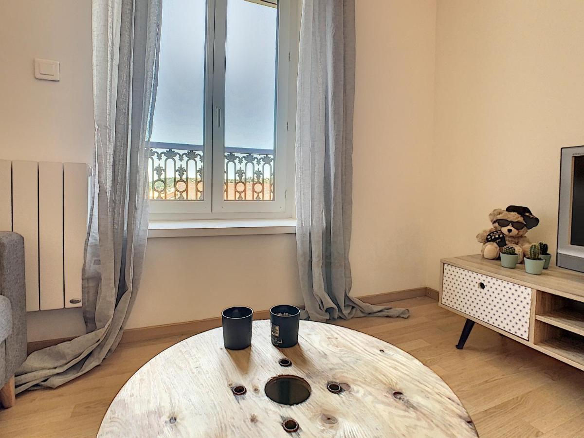 Bourgoin-Jallieu Appartement Les Augustins Exterior foto